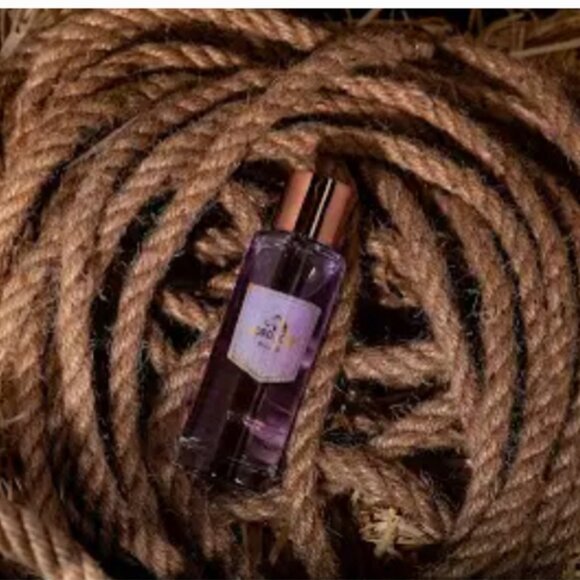 JORDACHE QUINN EAU-DE PERFUM SPRAY - Picture 2 of 3